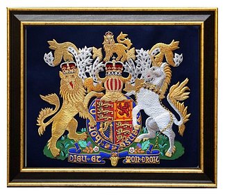 royal-coat-of arms-england-m